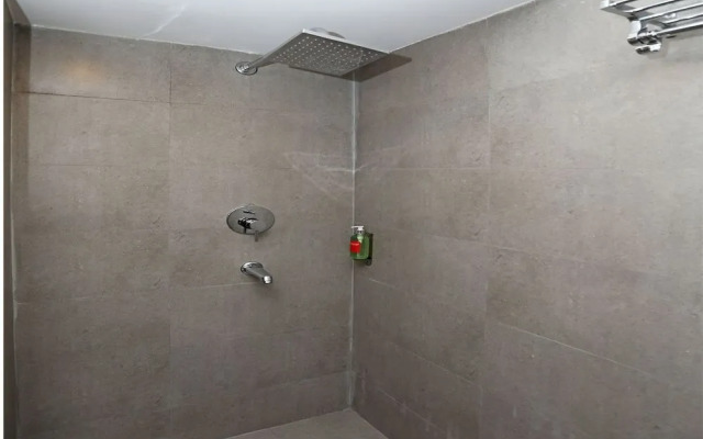 OYO Townhouse 028 Corporate Suite