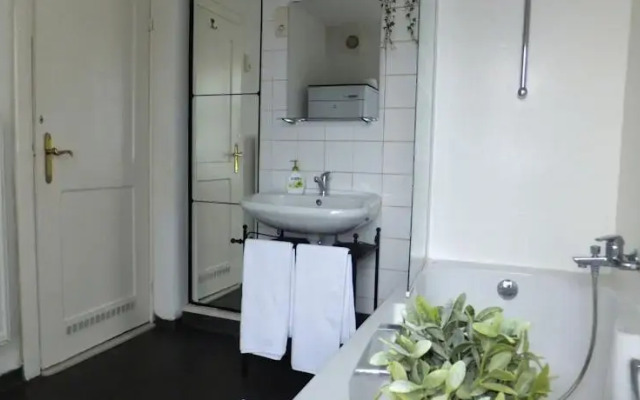 Rias Bed & Kitchen and Beyond