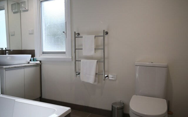 Leichhardt Farm Cottages