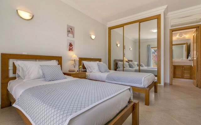 Lakeview Private Garden & Pool