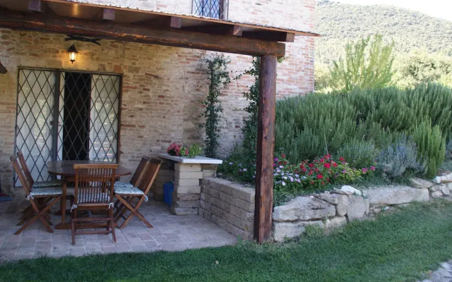 Belvilla by OYO Spacious Villa in Treia With Pool