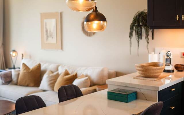 Modern and Cozy Designer Apartment in Relaxing Environment