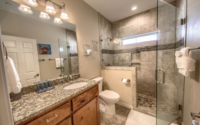 Riverfront Fun Rg 111 2 Bedroom Condo by RedAwning