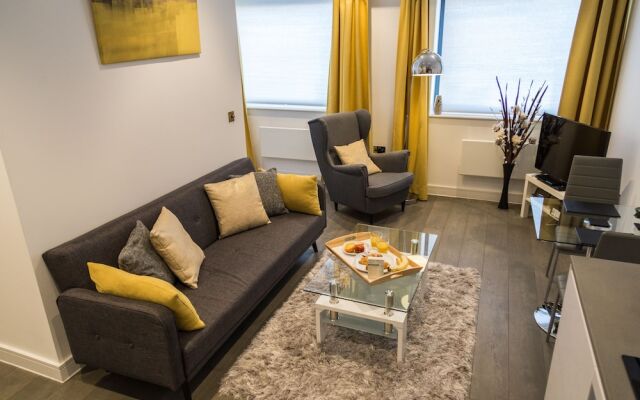 Brickfield Court Serviced Apartment by Ferndale