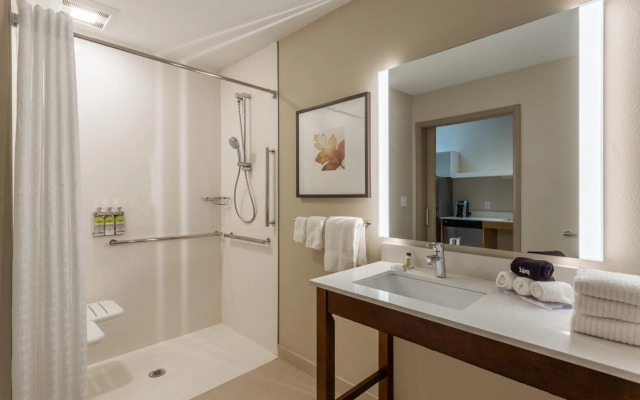 Hawthorn Suites by Wyndham Fargo