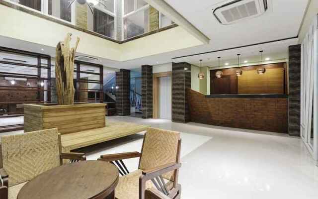 ZEN Rooms Adilla Syariah Ambarukmo