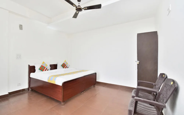 OYO 13878 Home Spacious 3BHK Kumarhatti