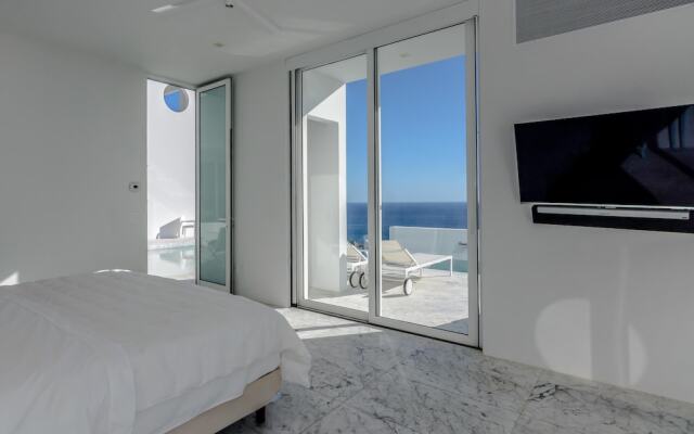 Modern 4 Bedroom Pedregal Villa Reduced Nightly Rate for 4+ Nights at Villa Besame