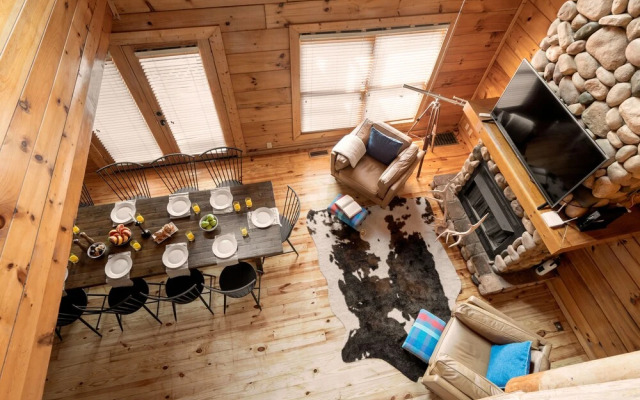 Cades Cove by Avantstay Treetop Haven in Smokey Mountains w/ Hot Tub, Game Room & Home Theatre