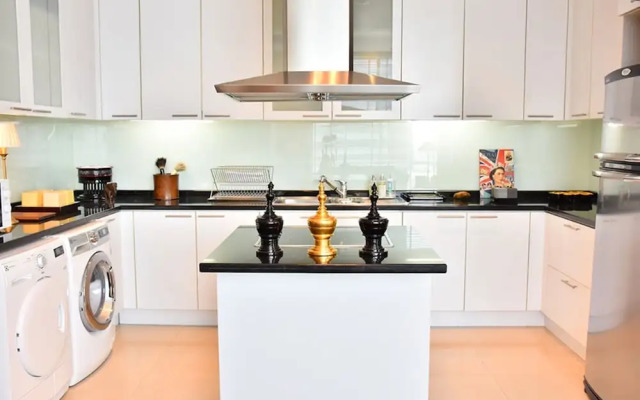 1 Bed Serviced Skyvilla With View