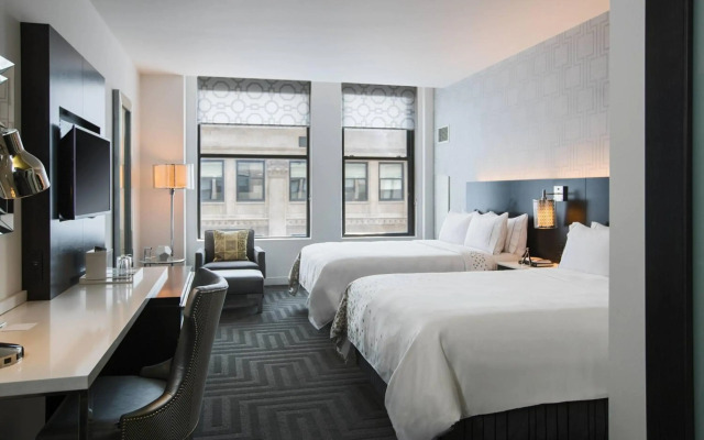 Renaissance Cincinnati Downtown Hotel