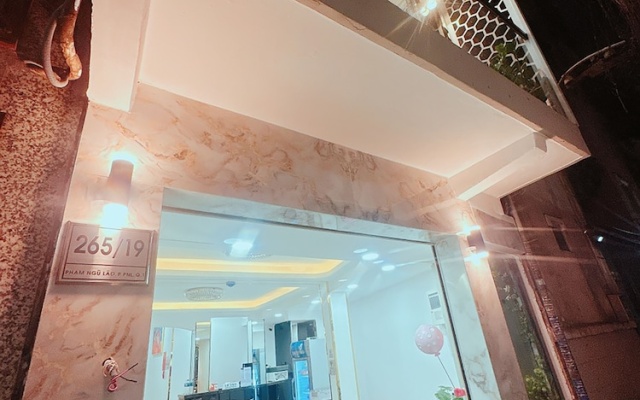 Vu Chau Hotel – Hotel Rooms – Ho Chi Minh City