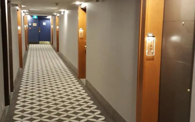 25 Cartier LP / Ottawa Embassy Hotel