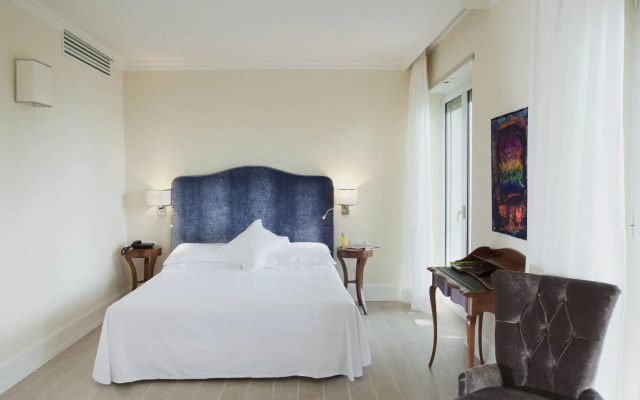 Hotel Riviera & Maximilians