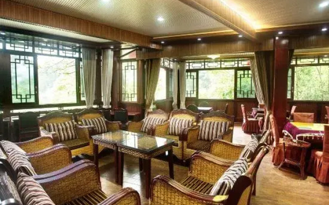 Qingcheng Mountain Tingcicada·Hot Spring B&B
