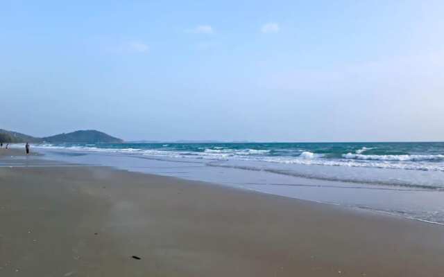 Rayong by Milanee