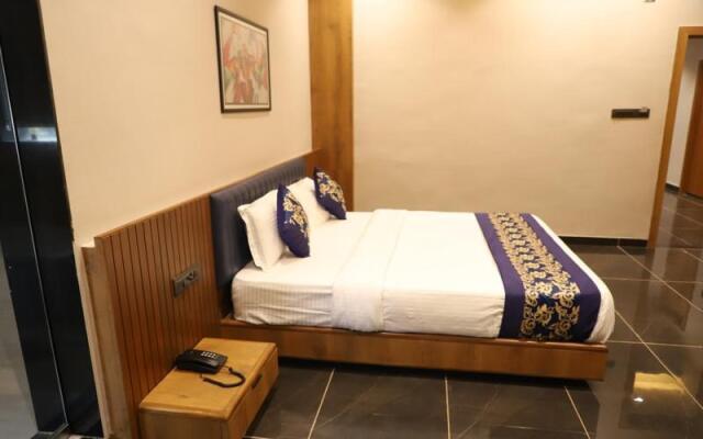 Hotel Maple Tree Inn