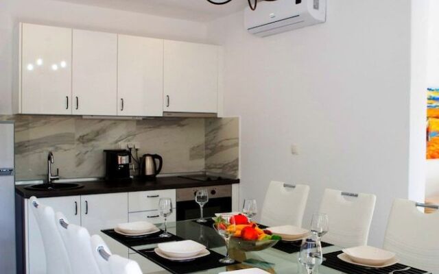 Salonikiou Beach Luxury Residences
