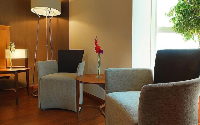 Nour Al Thuria Hotel