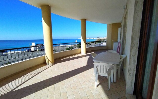 Rosa Virginia vista mare