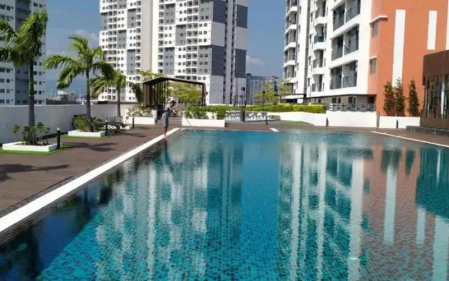 Preferred30 3R2B 7pax Meritus Perai