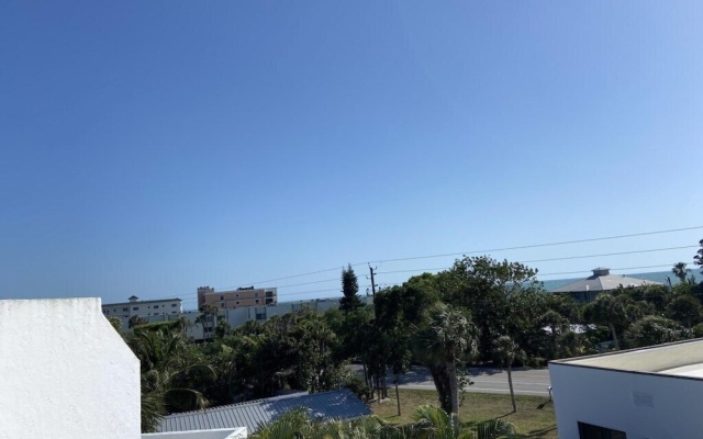 Tropical Bayside Paradise