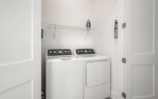 Serenity Shore 305 SOU