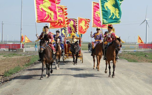 Xilingol Auspicious Horses