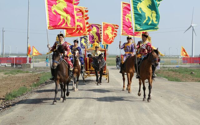 Xilingol Auspicious Horses