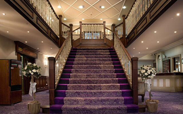 Woodford Dolmen Hotel