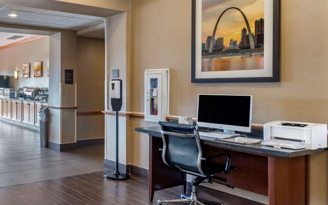 Comfort Inn & Suites Greenville I-70