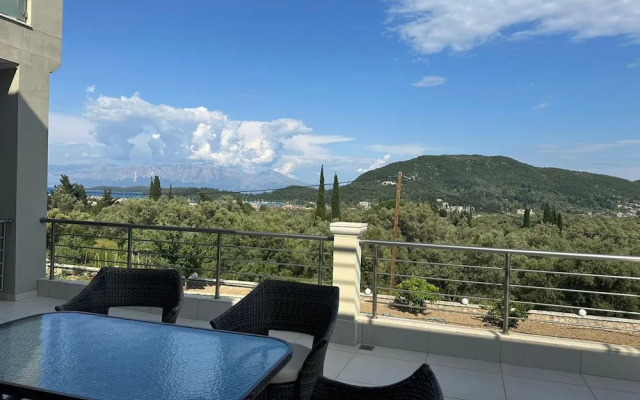 Elpida Luxury Apartments & Suites