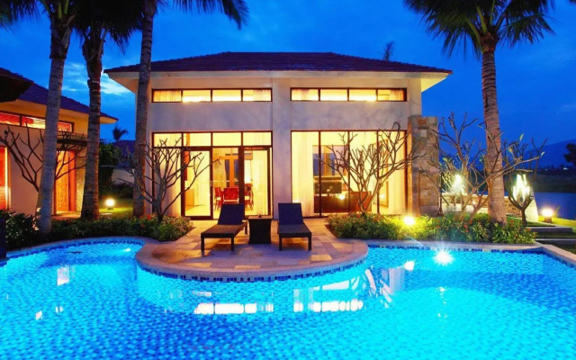 Xinglong Old Banyan Hotel