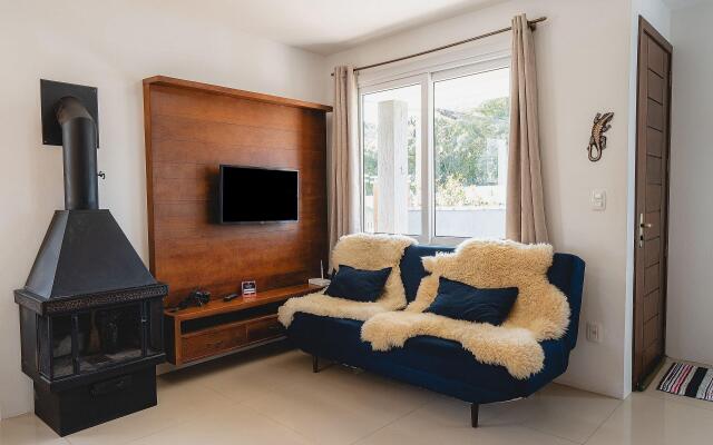 Belíssima casa duplex com lareira em Canela GRA173