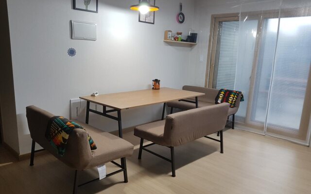 BUZZ Guesthouse