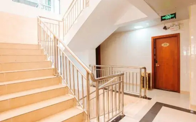 Lingyun Business Hotel