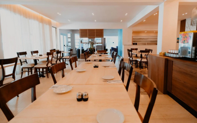 Penelope Beach Hotel Apts