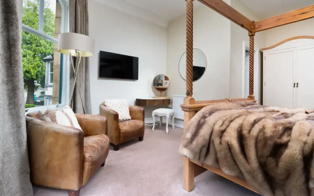 Rosemount X3 Bed Townehouse With Hot Tub