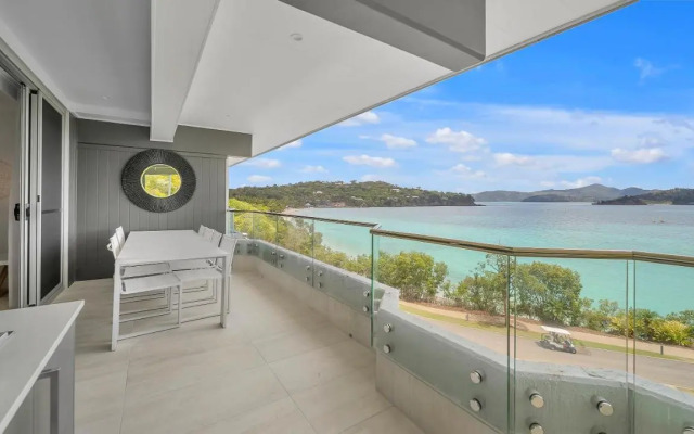 The Elite F208 by HamoRent on Hamilton Island