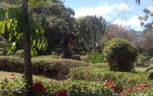 Jacaranda Lake Elementaita Lodge