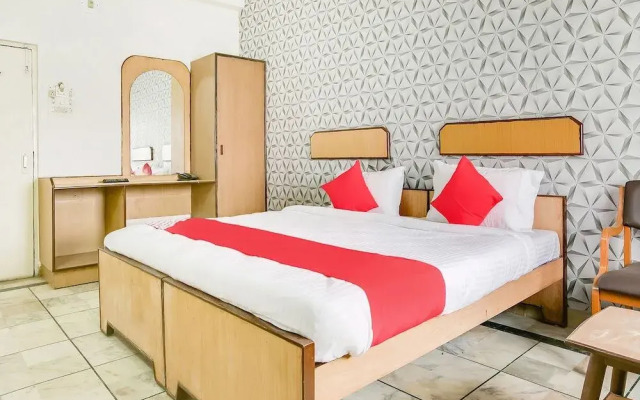 OYO 47645 Hotel Sai Vinayak Boarding And Lodging