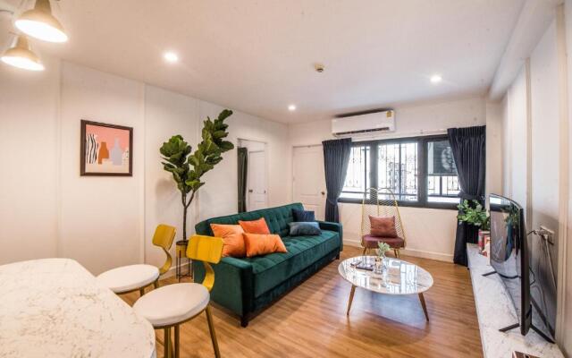 Theme Boutique Hotel