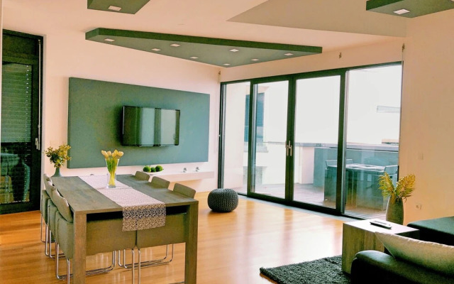 Luxury Sea View Apartment