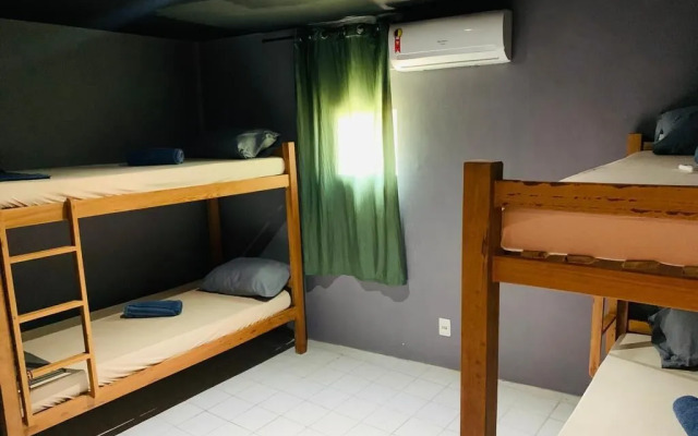 Reef Hostel & Pousada