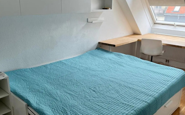 Dachgeschosswohnung mit kostenlosem Parkplatz !