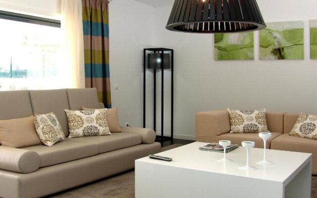 Novochoro Apartments & Villas