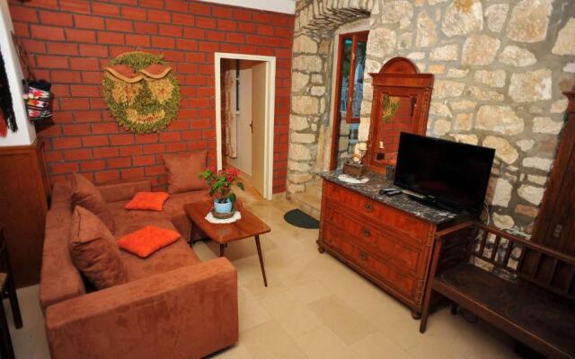 Apartments Piv - 10 m from beach