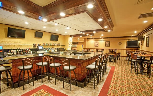 Holiday Inn Muskegon-Harbor