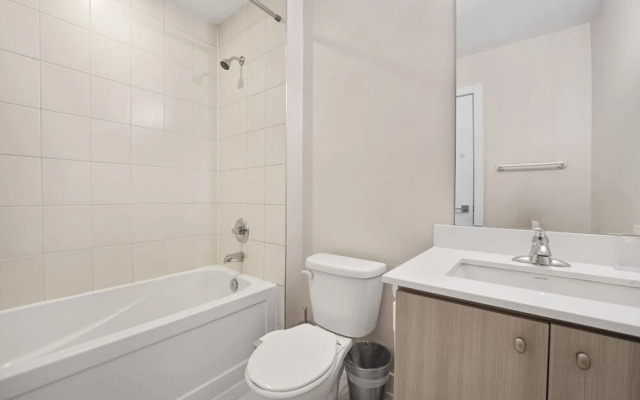 Family-friendly 3BR Mississauga Home w Parking