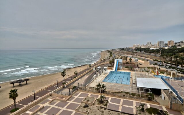 Blue Beach Apartment